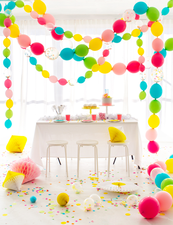 Linking Balloons Party Garland, Oh Happy Day!