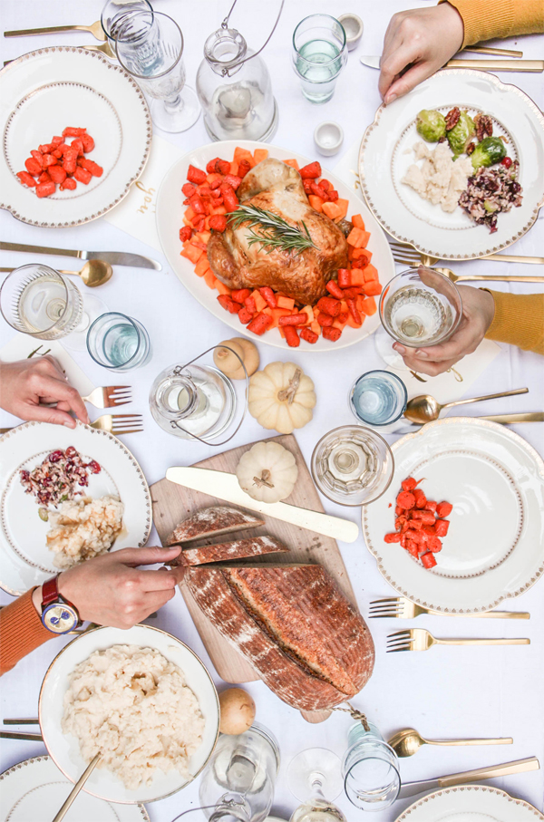 Tips for Hosting Friendsgiving