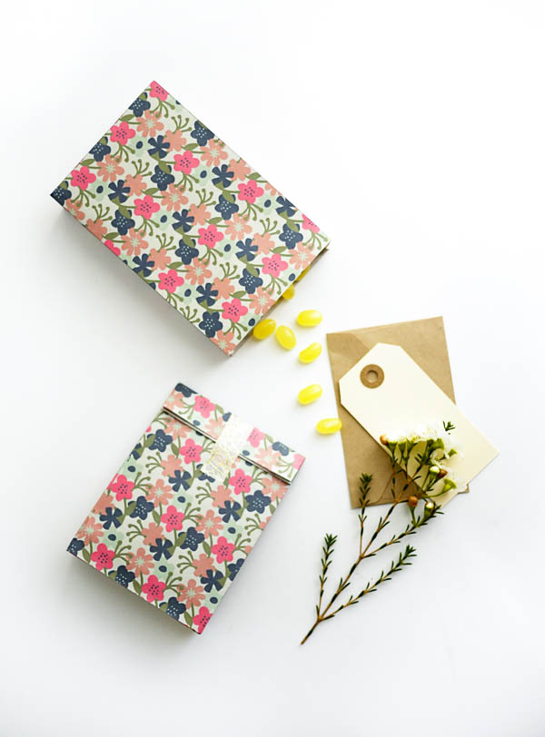 Make This Reusable Paper Flower For Gift Toppers, Bouquets & More (Dai -  Wrappily