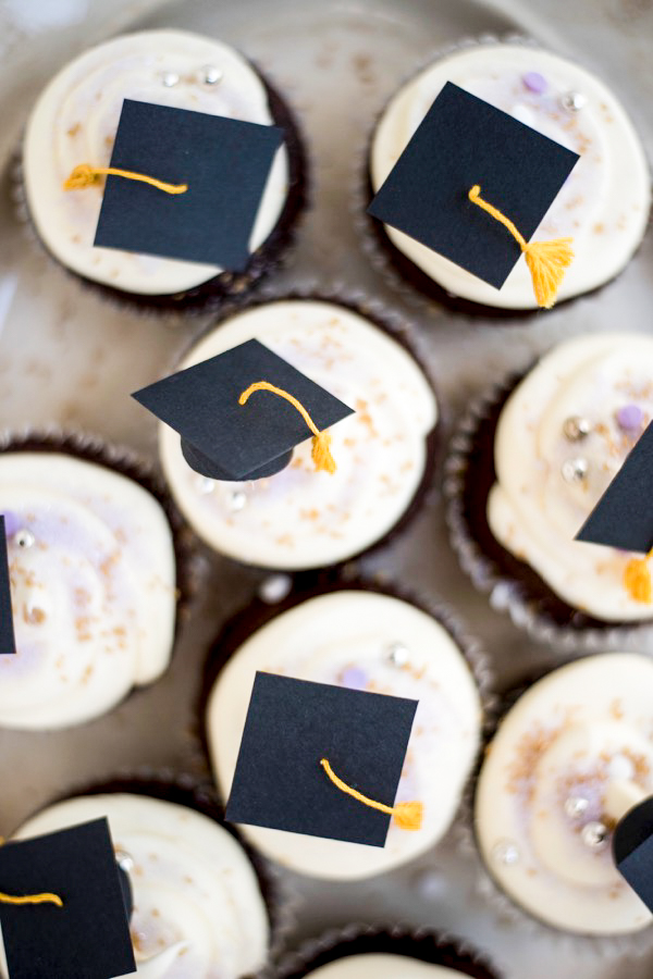 mini graduation caps cupcake toppers diy