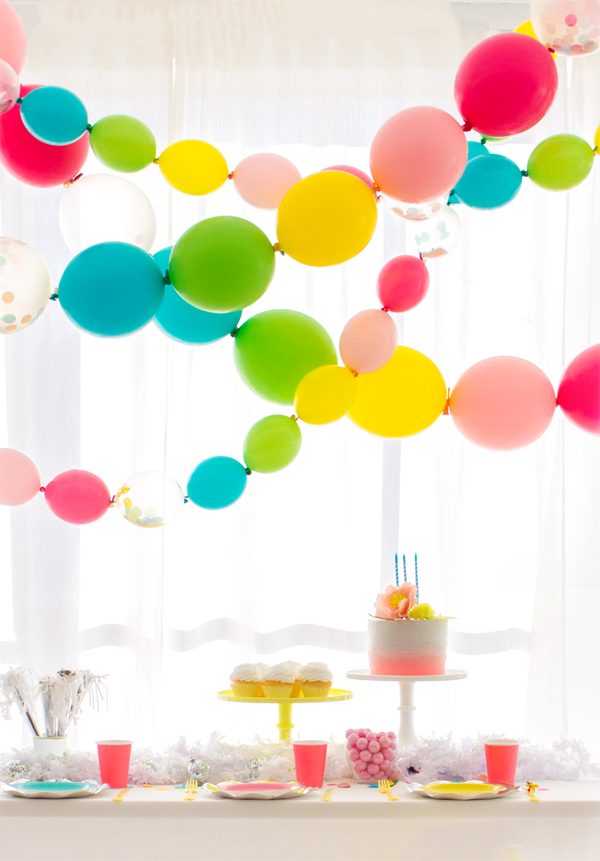 Linking Balloons Party Garland