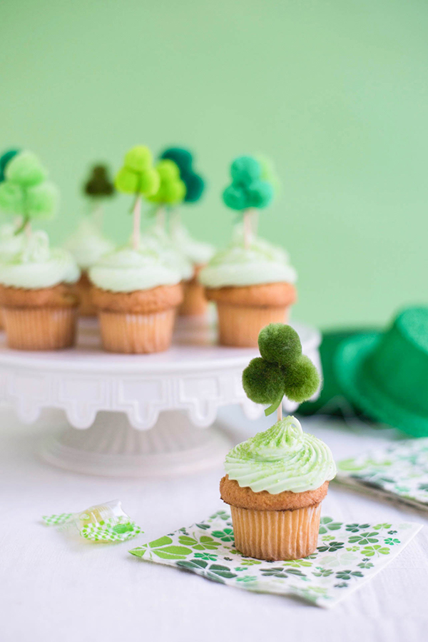 Pom Pom Shamrock Cupcake Topper DIY | Oh Happy Day!