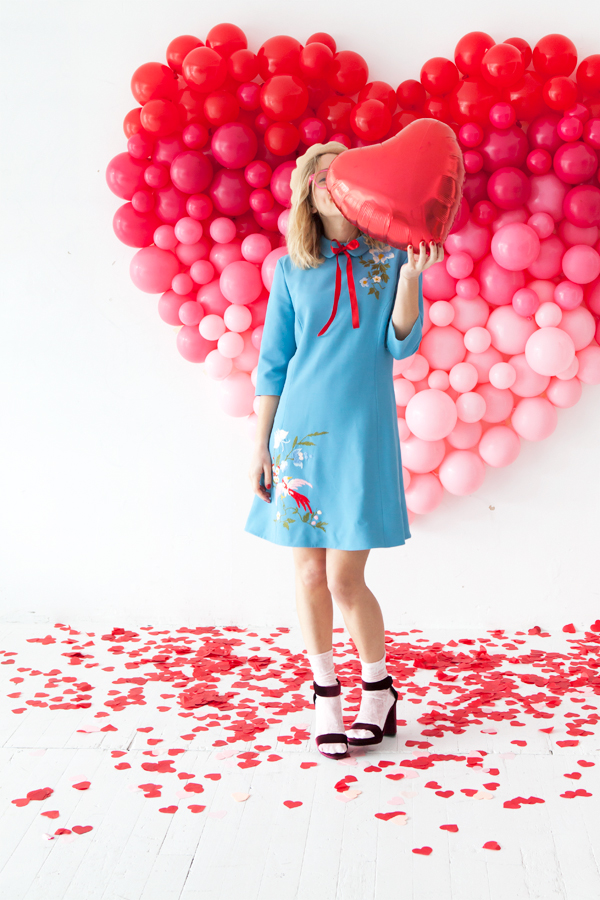 how to make heart with balloons 