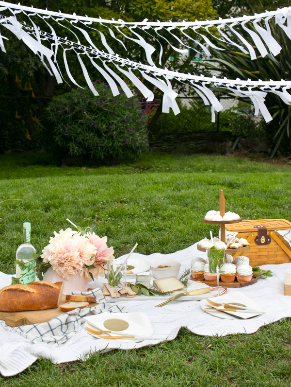 picnic at the white house the doors are open