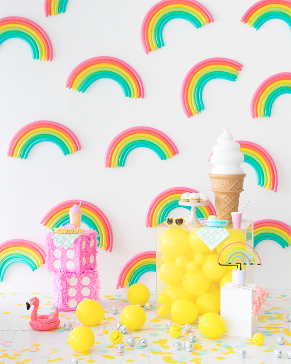 DIY Rainbow Pattern Balloon Backdrop