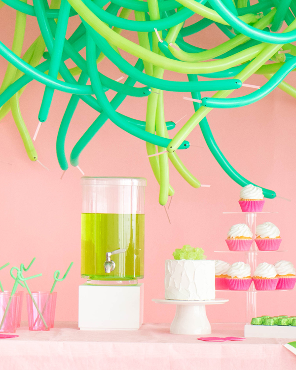 Hanging Balloon Snakes | Oh Happy Day!