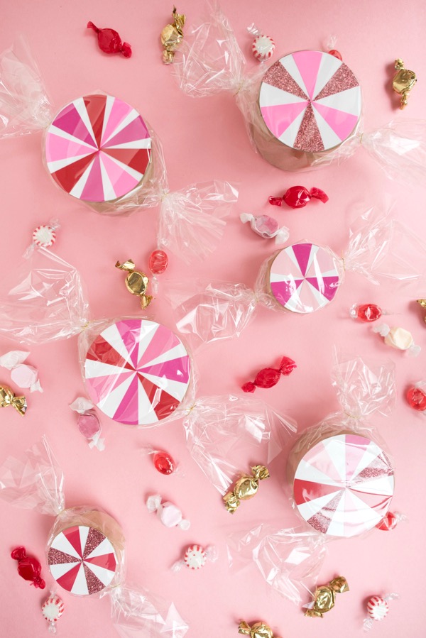 Candy Swirl Favor Boxes DIY | Oh Happy Day!