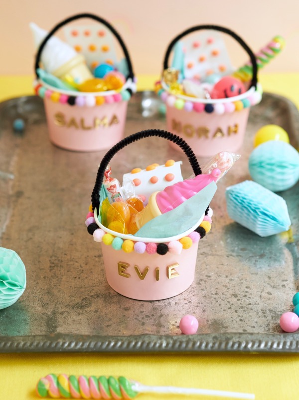 Personalized Bucket Favors DIY | Oh Happy Day