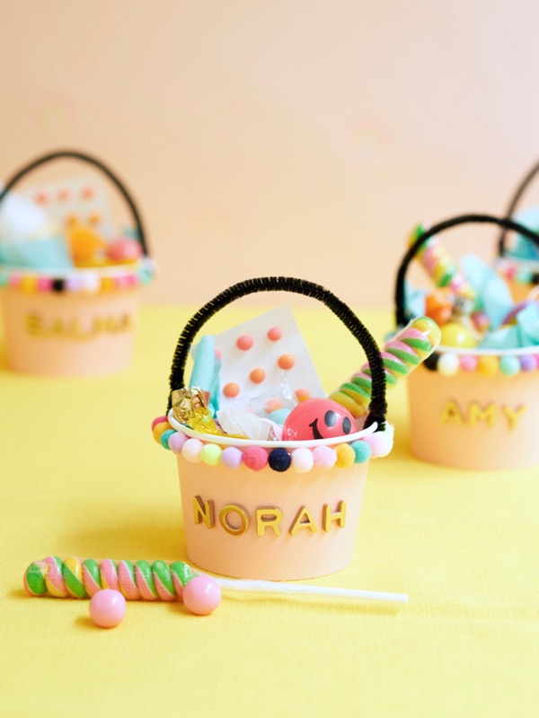 Personalized Bucket Favors DIY | Oh Happy Day