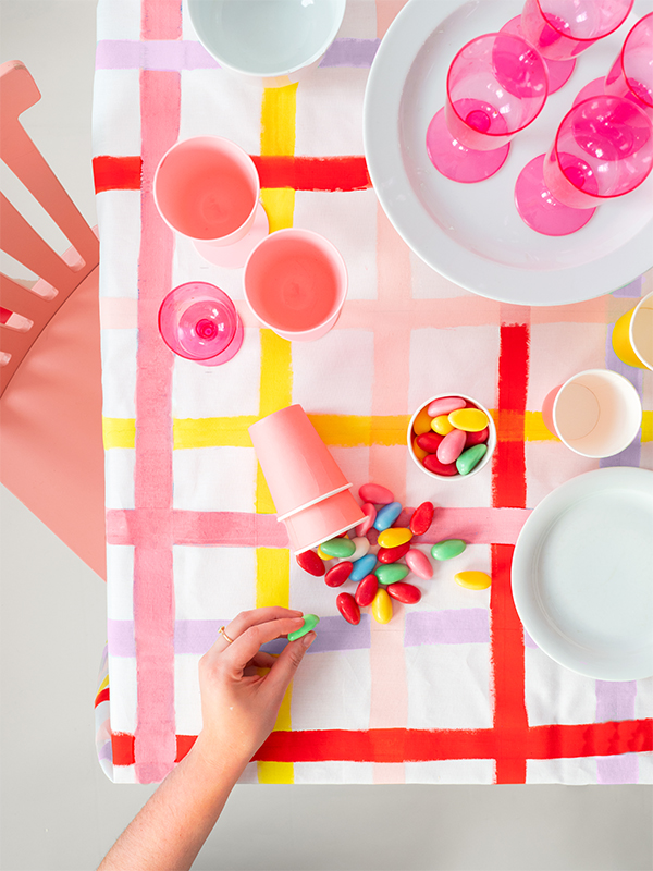 Gingham Tablecloth DIY | Oh Happy Day